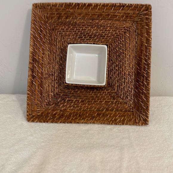 Wicker Rattan Woven 14” x 14” Chip and Dip Tray with 5” x 5” Bowl - Picture 4 of 7